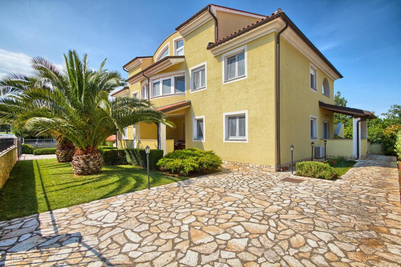 Apartments Gilly 1 Premantura Dış mekan fotoğraf
