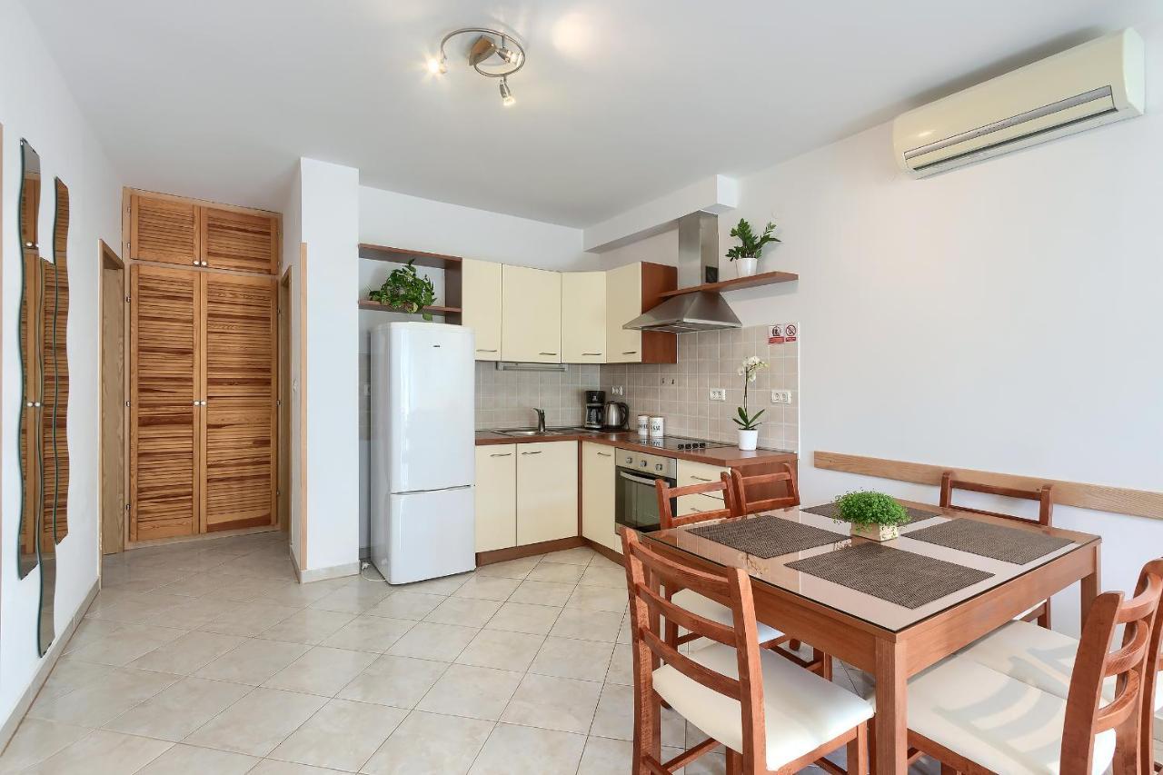 Apartments Gilly 1 Premantura Dış mekan fotoğraf