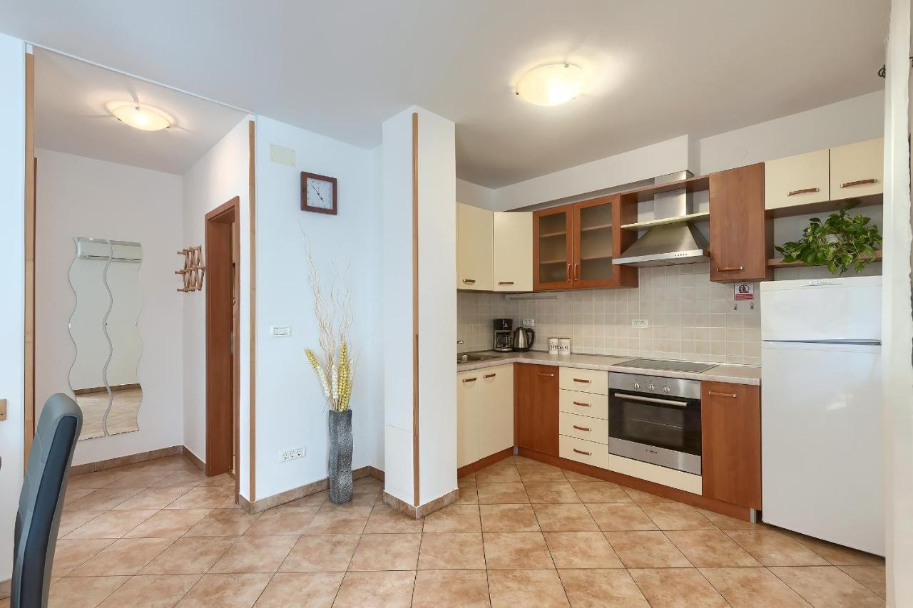 Apartments Gilly 1 Premantura Dış mekan fotoğraf